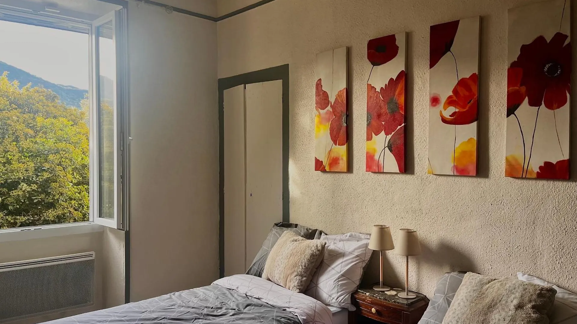 Gite De L'Olivier Nyons Apartment
